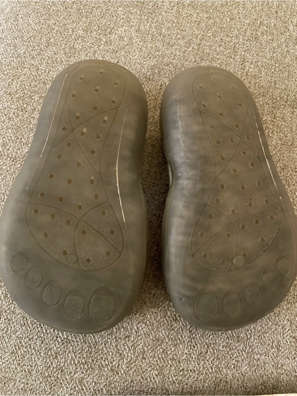 Kids Non-Slip Sock Shoes in Gray with Pink Trim